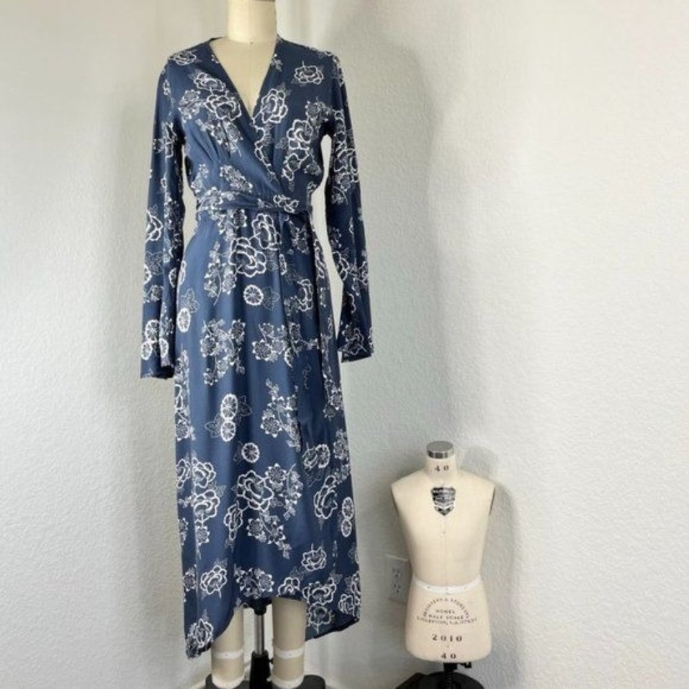 Faithfull the Brand Carioca Navy Blue Floral Print Wrap Dress - Picture 2 of 9